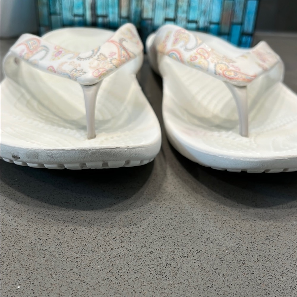 CROCS White Flip Flop Sandals - Picture 12 of 12